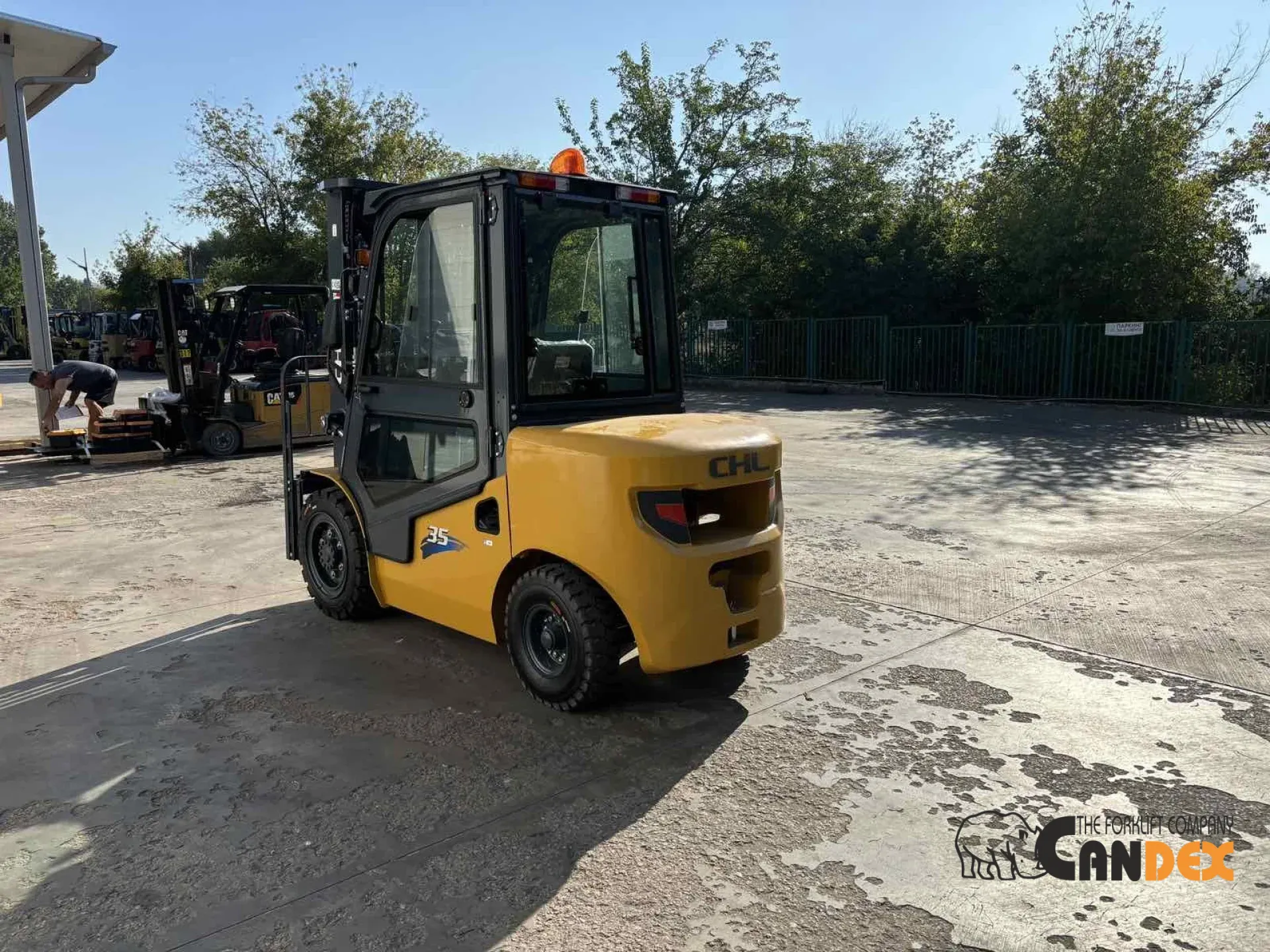 motostivuitor diesel cu cabina 3.5 tone Nou Chl an fabricatie 2025 rate