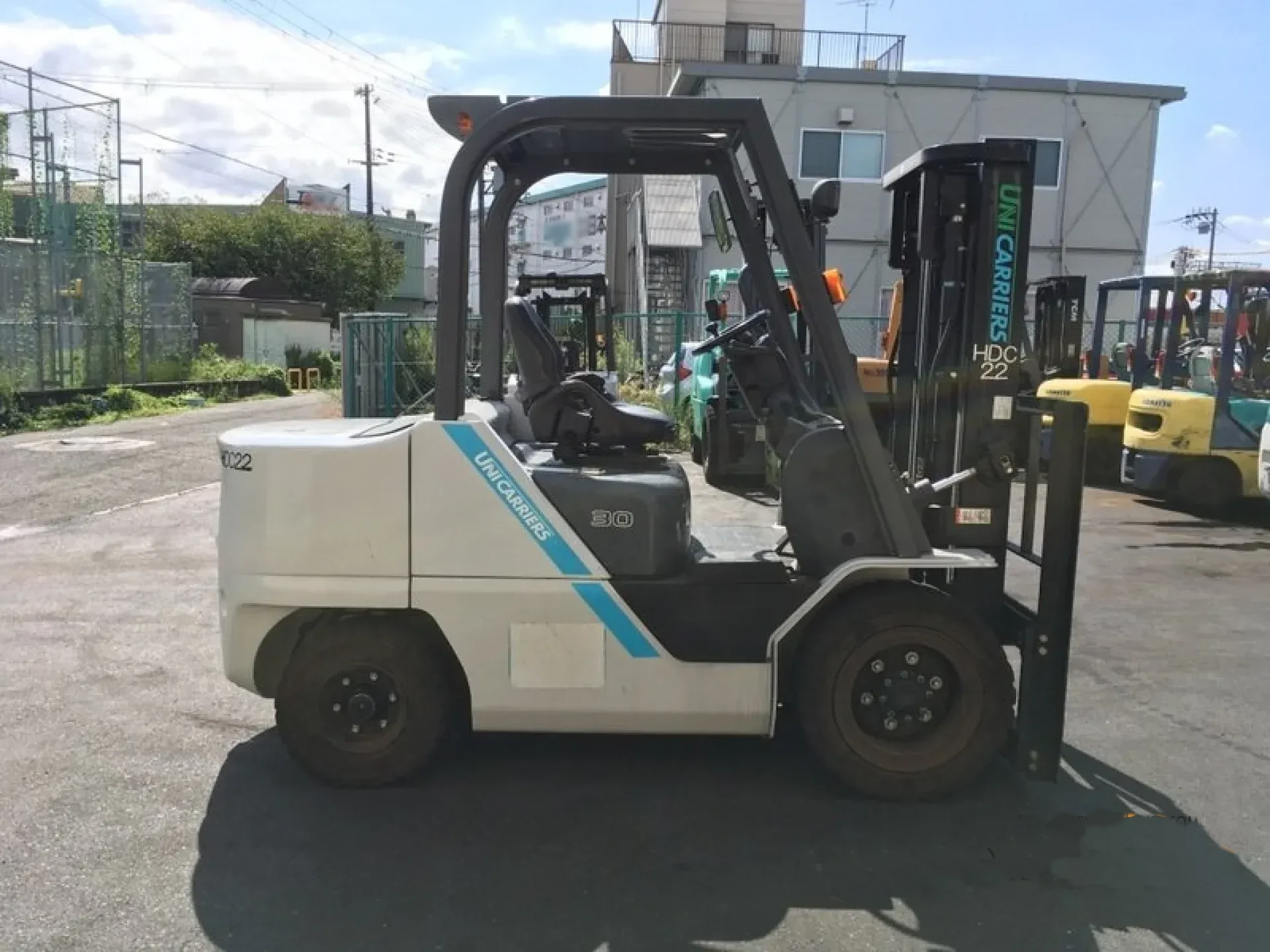 motostivuitor diesel 3 tone folosit Nissan Unicarriers an 2020