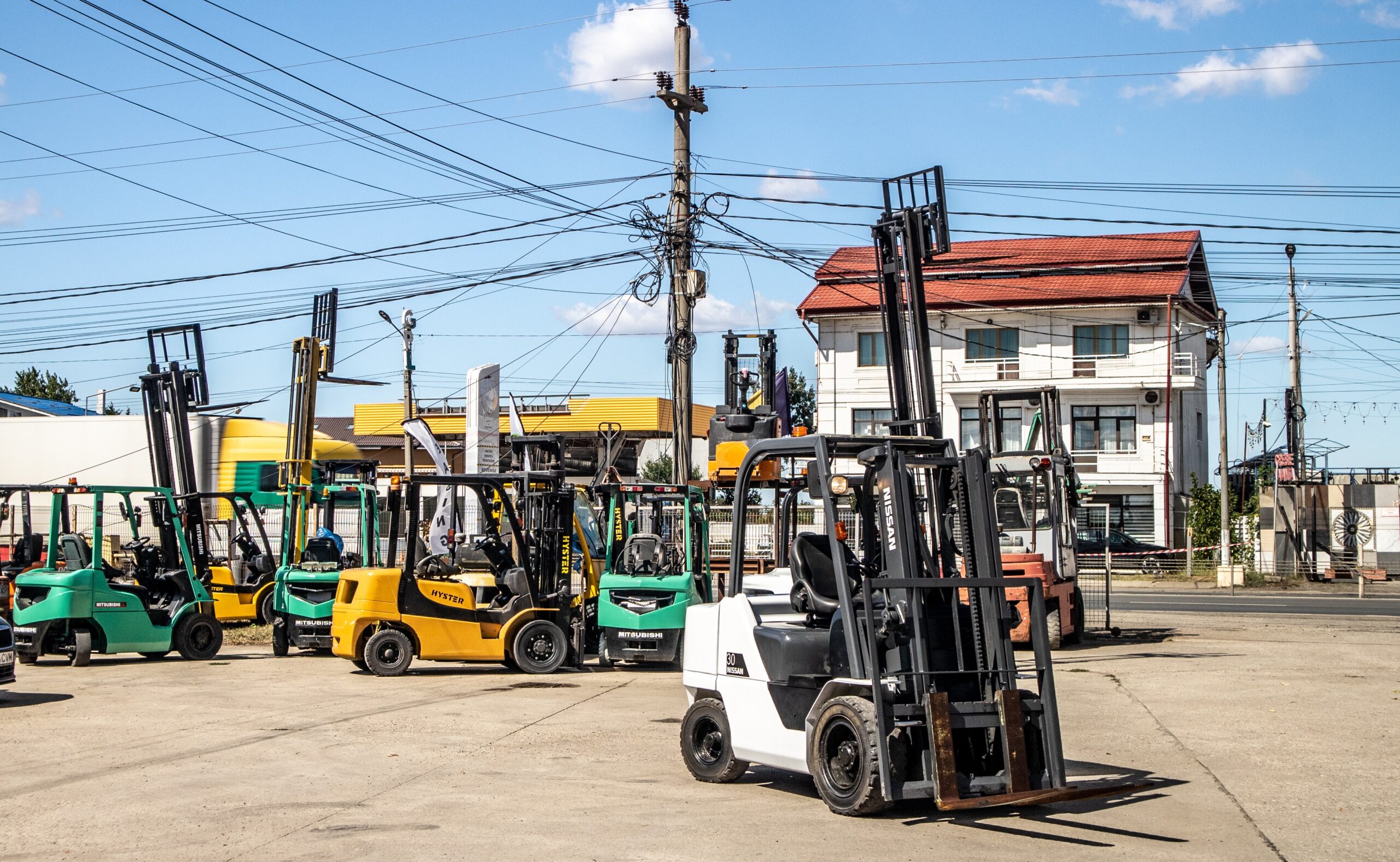 motostivuitor diesel 3 tone folosit Nissan Unicarriers an 2020