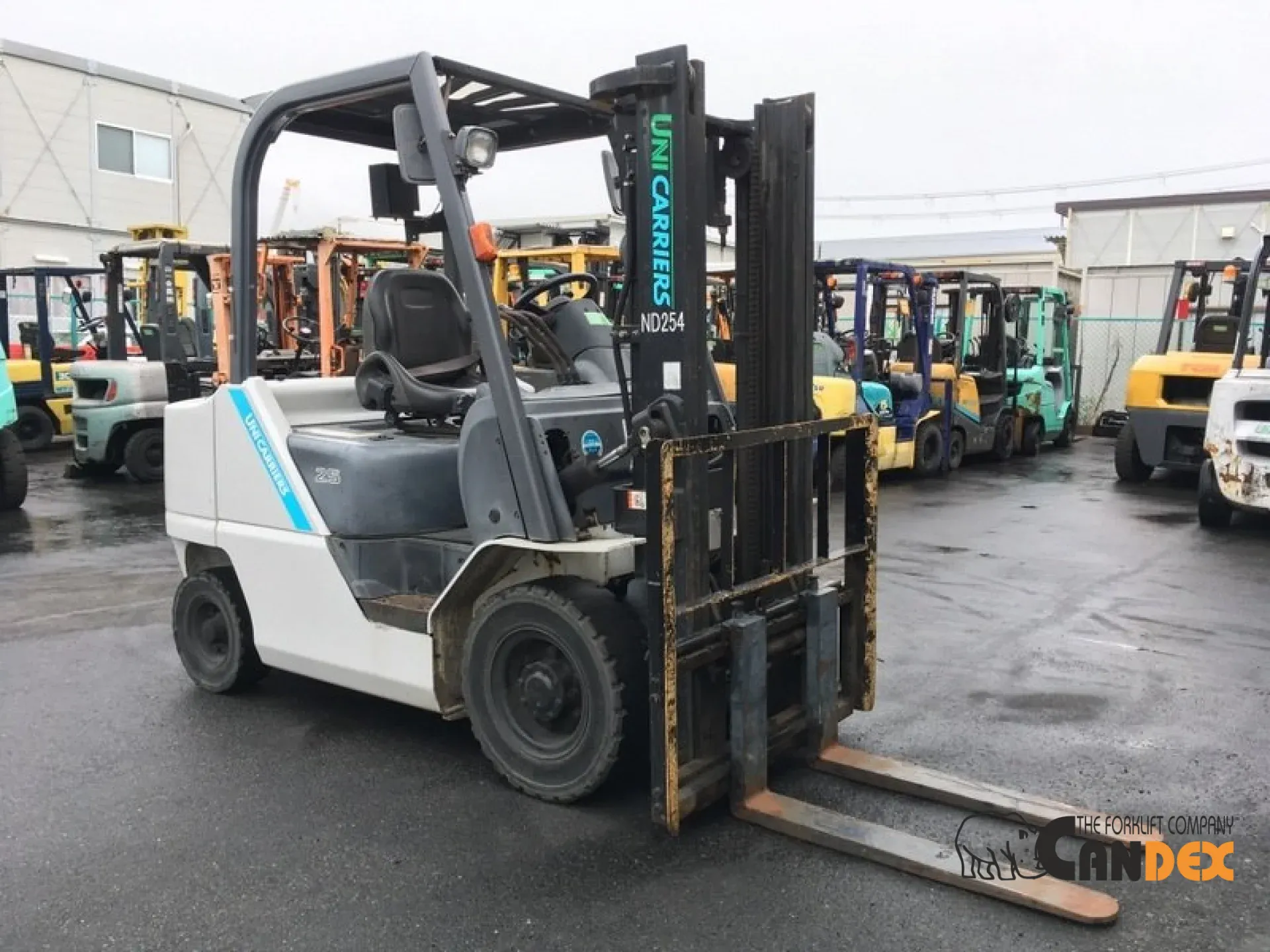 motostivuitor diesel 2.5 tone folosit Nissan an 2017